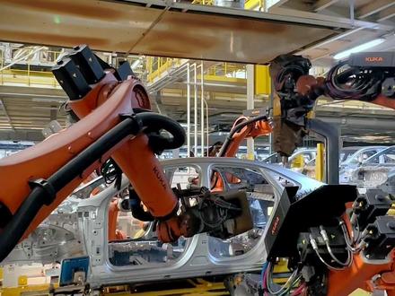 探秘吉利星瑞焊装车间!您好奇的都在这里#汽车制造 #吉利星瑞 #汽车生产全过程 #工厂实拍视频 #泰裤辣