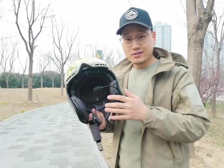 头盔蓝牙耳机在摩友当中基本上人手一个了,使用频率很高,一定要选择一个适合自己的#头盔蓝牙耳机 #头盔蓝牙耳机推荐 #机车 #机车装备 #asmax头盔蓝牙耳机