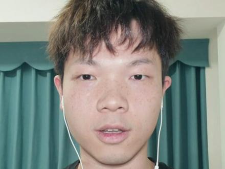 朋友们,大家好!
今天凌晨,苹果AI (Apple Intelligence) 来了!
iPhone 15 pro Max 以后机型的用户(国行手机、国行苹果账号)都能收到。
我是用iOS 26.4 正式版系统收到的,具体的打开方法在视频里。
非常欢迎各位高手们在评论区发出跑马灯截图和分享有趣的新玩法。
感谢观看我的视频,希望能够帮助到你。
喜欢我的视频可以给我点个赞加个关注,我们下次见!
#苹果AI
#appleintelligence
#国行AI
#iPhone
#iOS26