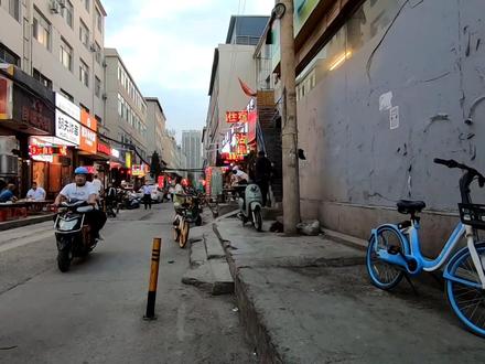 走进太原大马村,已经被商务楼包围,村内到处都是闪烁的霓虹