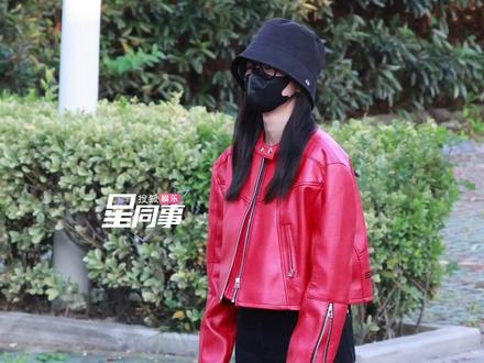 #白鹿给粉丝跳舞 天呐!#白鹿 也太宠粉了吧!🥹看到刚刚落地上海的鹿鹿给粉丝跳舞又比心♥️好爱!
#白鹿宝藏女孩 #向全世界安利白鹿 #白鹿以爱为营