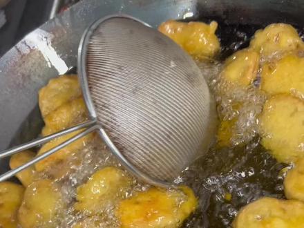 老乡们,我们今天在炸藕夹。 #欢欢喜喜过大年 #健康美食自己做