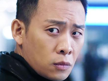 刑警队长正搜寻杀人犯时发现诡异
的一幕他是彻底不淡定了结局惨了#创作者扶持计划 #刑侦悬疑剧 #好剧推荐下集更精彩 #影视解说原创 #上热门