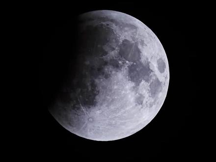 今年的元宵节,月亮会在你眼前消失! 2026年3月3日晚上19点04分,月亮会一点点被“吃掉”,变成血红色,然后彻底消失在地球的影子里。#天文 #宇宙 #月全食 #血月天文奇观 #月全食与超级月亮同时出现