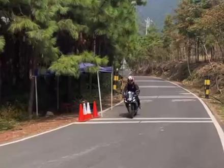 巨噬细胞都学得会的过弯教学,新手老手都应该看一眼!!#摩托车教学 #带着insta360去骑车 #跑山 #闪350