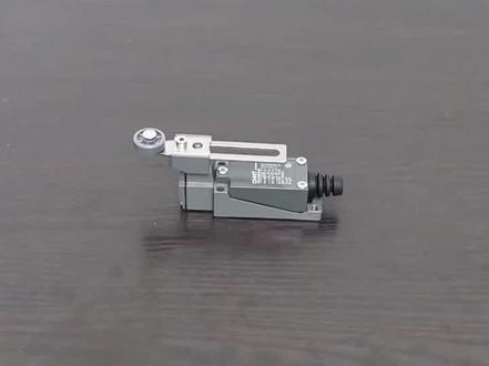 正泰行程开关 CHNT/正泰行程开关 YBLX-ME/8108限位自动复位滚轮摇臂式微动开关