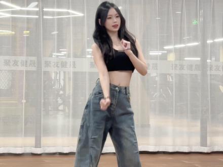 谁家大美人儿~#谁家大美人 #一学就会系列 #抖音热门舞蹈计划