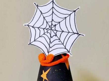 和孩子一起动手做顶巫师帽吧#给我一双巧手 #创作灵感 #亲子手工 #创意手工 #万圣节@抖音小助手 @抖音青少年