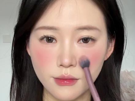 瘦脸腮红“皮帖骨”画法💥新手0基础化妆技巧#美妆修容技巧 #腮红教程 #妆容分享 #腮红 #美妆 @DOU+小助手