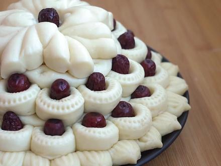 过年蒸枣花馍,手工制作,寓意“步步高升,蒸蒸日上”好看又好吃#花样面食#一把梳子搞定枣花馍