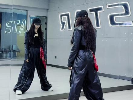 你们要的大花轿分解来了,舞蹈结构顺序:ABCD+BCD+B,完整版音乐有3分多钟#大花轿 #加编 #分解教学 #年会舞蹈