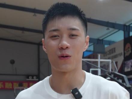 欢迎新秀陈冠中加入我虎! 听@Tim121010 学说东北话是什么感觉?看看钟知道安排了谁带他?#cba #吉林东北虎男篮 #吉林男篮 #cba选秀 #东北话果然很上头