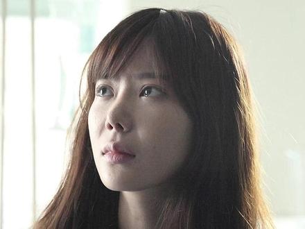 两个被抛弃的灵魂,在绝望之境悄然靠近! #悬疑电影