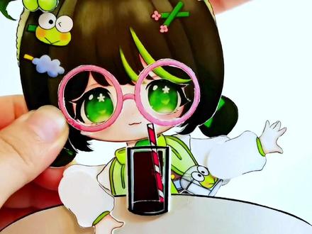 大眼蛙可动纸片人制作过程来啦!大家还想看我做谁呢?#可动纸片人 #迷你世界新皮肤 #大眼蛙 #手工diy #二次元 @DOU+小助手