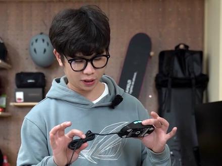 ROG龙鳞ACE X AimLab合作版的轻量化游戏鼠标。这个新年,想换外设的,可以看看。#鼠标 #游戏外设 #ROG外设 #ROG龙鳞ACE #游戏鼠标