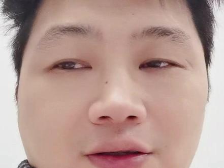 蓝盒子床垫使用感受。确实很舒服,放杯酒在床上只要不是故意的随意翻滚也不会倒。#床垫#蓝盒子床垫 #软床垫#舒服床垫