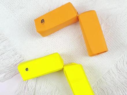 超级好玩的方形爬爬毛毛虫,有趣解压,你保证没玩过,快来一起试试吧#折纸教程 #手工diy #一起玩手工吧 #亲子手工 #我的手工日常