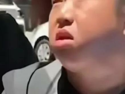 世界再大,风景再美,唯有平安,才是我们能够奔赴一切的起点与归途。年底已至,请把这份温暖的提醒转发给在意的人。#蓝战非 #绑架 #南非 #旅游 #安全