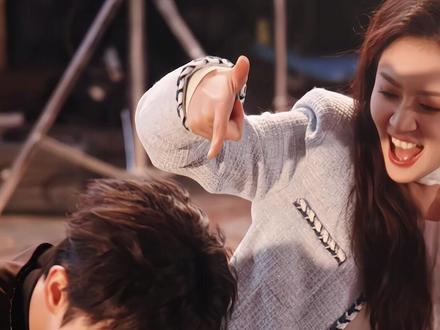 翟一莹,圈内公认的元气少女,只要她在片场就会欢乐不断!#半糖青梅辰时夫妇0126上线 #姚冠宇翟一莹辰时夫妇#姚冠宇#翟一莹#半糖青梅