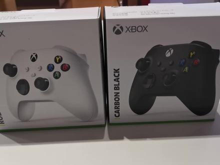 无缝截屏和共享内容 轻松配对 切换设备 防滑握把配置USB-C接口#Xbox 手柄共享按钮#Xbox无线和Bluetooth