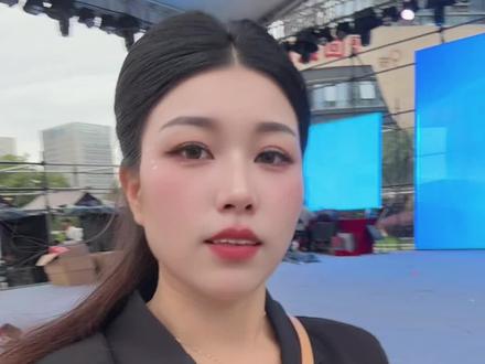 #独立的女人最迷人最自信 #王亿 这里是赣州三炮先生大舞台