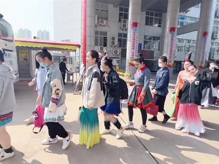 学前大军出征!#技能高考湖北 #舞蹈剧目 #这大概就是青春的样子 #学前教育专业