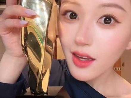 赵露思251222 直播回放 (一) 完整版 共两期 "年度影响力艺人"
2025腾讯星光大赏结束后直播
#赵露思 #桑稚 #端午 #许妍 #程少商