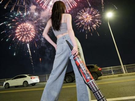 加特林拍照ai指令和教程来了,过年就这样拍,所念皆星辰,崩走霉运#加特林烟花 #手持加特林所愿皆成真 #豆包ai#豆包p图已经nextlevel了#过年这样拍