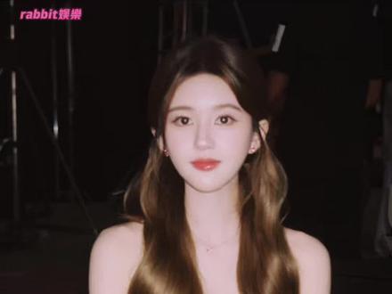 都说了赵露思的档期全靠抢!!#赵露思 #赵露思代言 #商业价值