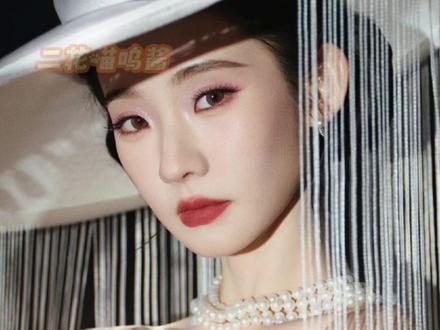 “在娱乐圈不红就是原罪”不要这么写实吧#张艺凡 #红毯造型 #高定礼服 #女明星 #人红是非多