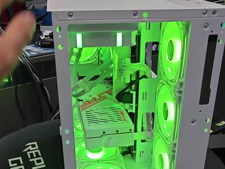 #组装电脑 #兰州装机 #兰州电脑组装 #甘肃装机 #甘肃电脑组装 今天忘了看鲁大师,测试了忘了拍。妥妥的生产力工具+颜值主机!日常装机,电脑配置咨询技术支持!@抖音小助手 @DOU+小助手