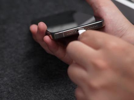 iPhone15的type-c口只能用来充电吗?你太小看它了!#好物推荐🔥 #iphone15 #扩展坞 #iphone使用技巧 #Mophie扩展坞