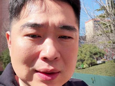 都在聊OpenClaw,听完这3分钟,你的AI焦虑能降一大半 OpenClaw确实好用,相当于给每个人多配了一个听话、能记事的小助理,把人和电脑的距离彻底缩短了。但用了一段时间后,我最大的感受是:想明白业务,永远比提高效率更重要。
#AI焦虑 #一人公司 #小龙虾 #OpenClaw