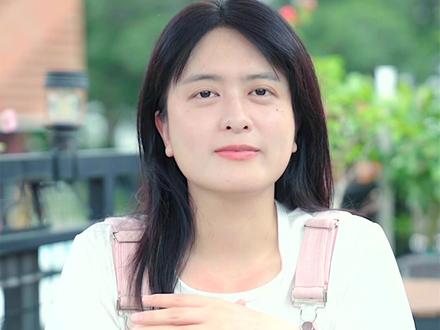 湖里街头拍摄偶遇百万达人拍戏@吴夏帆 ,发现她爱吃的我也好爱~#记录湖里记录你 #厦门美食 #街头采访