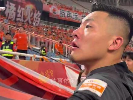 王大雷喊话球迷:里面的事情你们也不知道,徐新以前是我们的球员,对不对