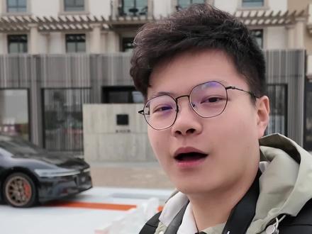 焕新007还标配了大尾翼!!?来看看焕新007外观上和老款有什么区别。
#焕新007 #极氪 #大有氪为 #极氪007 #极氪007GT