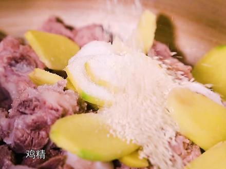 排骨青豆汤,醇厚滋补不油腻,排骨轻轻一戳,骨肉分离,滋补又好喝#抖音美食创作人 #家常菜 @头条美食