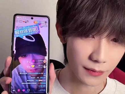 王一钧你冷不丁的幽默是挺搞笑的哈哈哈哈#王一钧 #崔雨鑫 #直播切片 #直播连麦