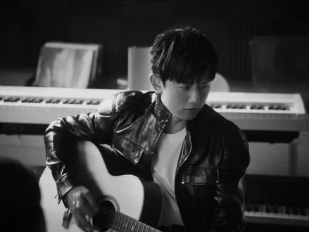 #张杰最新逆战MV公开 张杰 | 逆战未来定制版《逆战》MV上线!!!唱逆战的那批人长大了,逆战却作为一首战歌,在每一个逆战时刻都会响起~