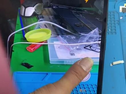 步步高s5pro换屏,这屏幕最近缺货,价格涨的没谱!
#步步高家教机s5Pro
#步步高s5pro换屏
#专业的事交给专业的人