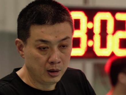 覃海洋,张雨霏为什么这么牛?因为他俩有一个更牛的教练:崔登荣。三年造就一个奥运会冠军,一年半时间,把默默无闻的海洋打造成世界冠军,新的蛙王。#2023世界泳联锦标赛