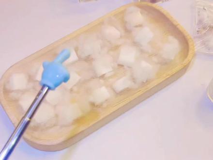 年货制作霉豆腐捏捏
#模拟卖霉豆腐 #霉豆腐捏捏 #捏捏 #自制 #大人也要玩玩具