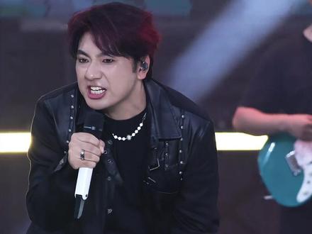 “哇~ 曾 经 蹬 过 你”
#海来阿木 #你的万水千山