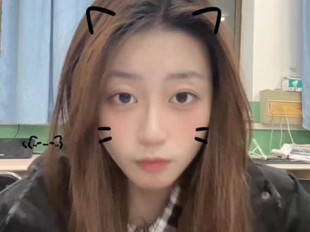 注意分辨,下面的才是晓艳老师。(跟学四六级看卷子小技巧)(第三遍指原谅让老师原谅你。)#刘晓艳 #四六级 #英语 #模仿 #帽子