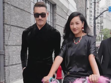 携手35年后,再看“友情之上恋人未满”的胡兵和瞿颖,一个被曝出已婚,一个以朋友身份相伴余生#胡兵 #瞿颖 #瞿颖已婚 #内容启发搜索