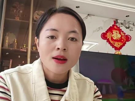 妈呀!我活了32年,今天才涨知识,才知道河南人不是卖蒜苔,主要是想让蒜头长大#河南蒜苔 #蒜苔 #蒜苔炒肉 #蒜苔的神仙吃法 #河南特产