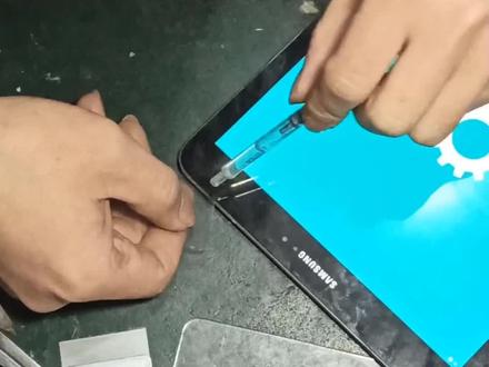 #三星平板维修 #平板拆屏详解#维修日常 处理一下音量键有多么的复杂,原本一分钟的事,非要一个小时😂😂