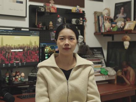 我悟了!自媒体布光真没那么难!(附保姆级教程) 自媒体布光|这几盏小灯,布光前后堪比换头🔥
打光前🆚打光后
是不是同一个人,瞬间变得不一样啦!
新手拍口播、拍产品broll,别再只用顶灯啦
今天分享一套万金油布光法
主光|辅光|轮廓光|背景光
一套思路,人像产品都能用
✅主光侧45°打,立体不显胖
✅辅光补阴影,没灯用反光板
✅轮廓光分离背景,层次感拉满
✅背景光用台灯也能搞定
这次用的智云M60 Ultra、和X100rgb
亮度够亮还便携!
一个人拍摄用app调光超方便
小空间布光、低成本拍摄、一个人也能搞定
建议新手直接收藏跟着打💡
#布光教程 #自媒体布光 #青年创作者成长计划 #智云补光灯 #布光分享