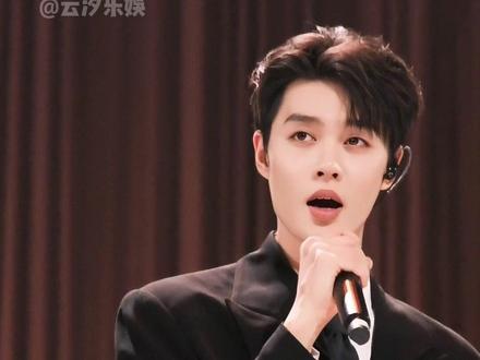 明明是微短剧顶流盛会,为何郭宇欣柯淳并未现身?一段路透曝光,才知什么叫不与夏虫言冰#郭宇欣 #柯淳 #微短剧品质盛典 #影娱热点团 #内容启发搜索