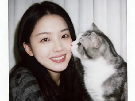 好有爱好喜欢,和猫咪相拥合照ai指令教程来啦! #豆包#豆包ai#豆包P图已经nextlevel了#和宠物合照#和宠物合照指令 和猫咪合照 和自家萌宠合照